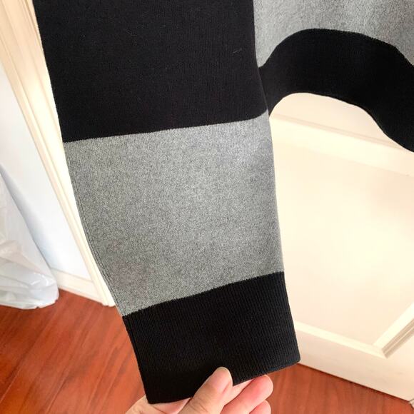 Uniqlo Smooth Cotton Relaxed Polo Sweater in Striped Black Gray - Picture 5 of 8